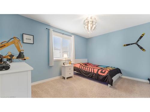 211 Maple Bush Drive, Cambridge, ON - Indoor Photo Showing Bedroom