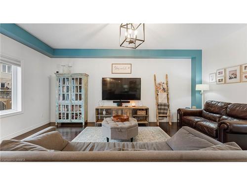 211 Maple Bush Drive, Cambridge, ON - Indoor Photo Showing Living Room