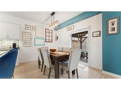 211 Maple Bush Drive, Cambridge, ON - Indoor Photo Showing Dining Room