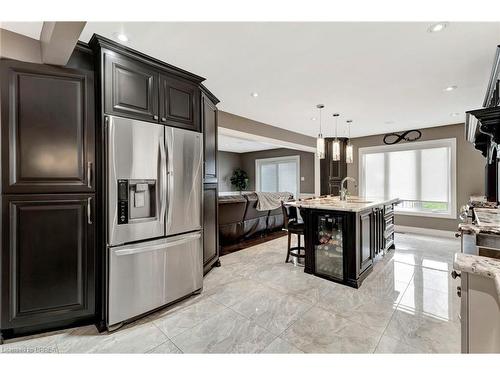 14 Federal Street, Stoney Creek, ON - Indoor Photo Showing Kitchen With Upgraded Kitchen