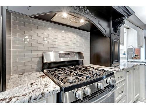 14 Federal Street, Stoney Creek, ON - Indoor Photo Showing Kitchen