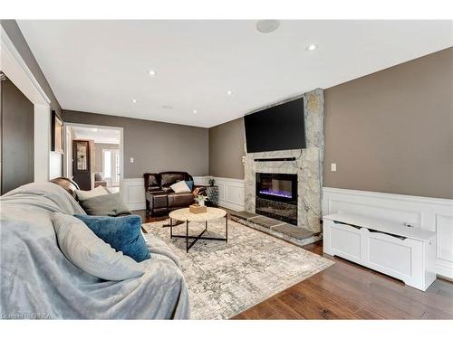 14 Federal Street, Stoney Creek, ON - Indoor Photo Showing Living Room With Fireplace