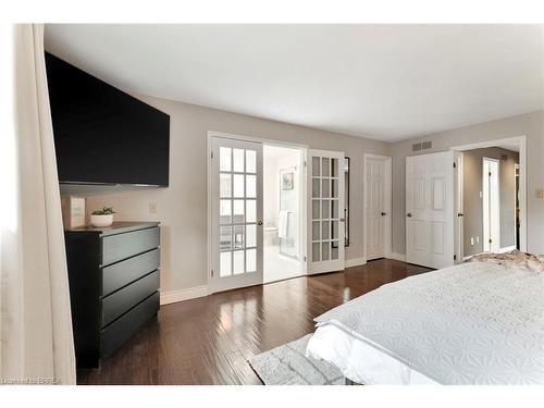 14 Federal Street, Stoney Creek, ON - Indoor Photo Showing Bedroom