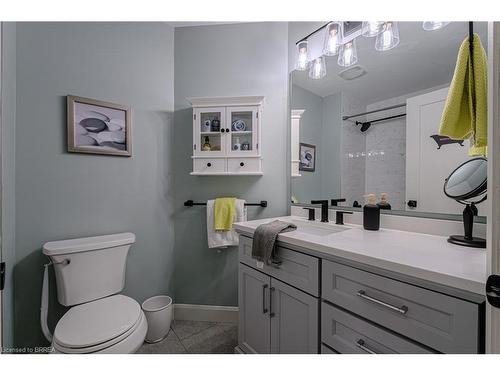 31 Irongate Drive, Paris, ON - Indoor Photo Showing Bathroom