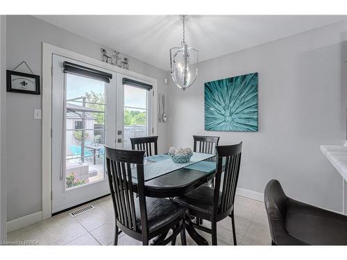 31 Irongate Drive, Paris, ON - Indoor Photo Showing Dining Room