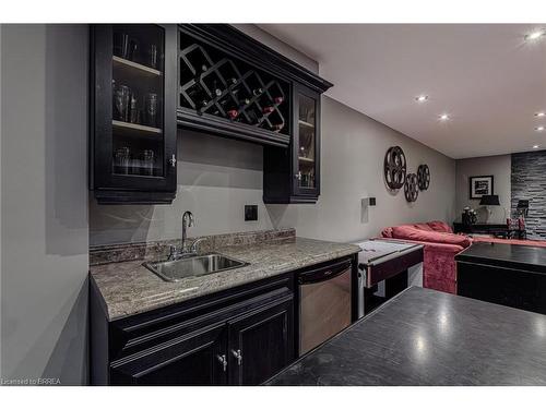 31 Irongate Drive, Paris, ON - Indoor Photo Showing Kitchen