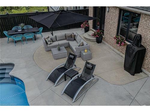 31 Irongate Drive, Paris, ON - Outdoor With In Ground Pool With Exterior