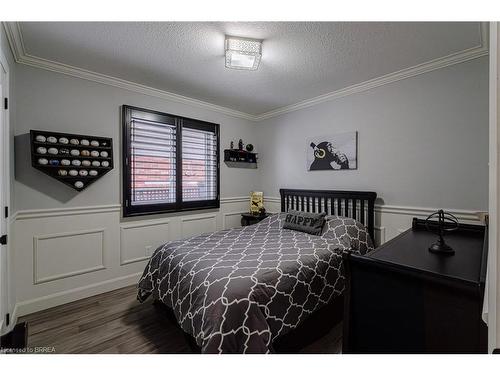 31 Irongate Drive, Paris, ON - Indoor Photo Showing Bedroom