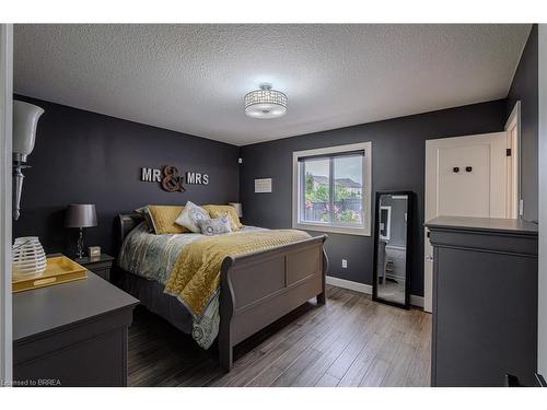 31 Irongate Drive, Paris, ON - Indoor Photo Showing Bedroom