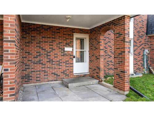 44-273 Elgin Street, Brantford, ON - Outdoor