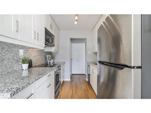 44-273 Elgin Street, Brantford, ON - Indoor Photo Showing Kitchen With Upgraded Kitchen