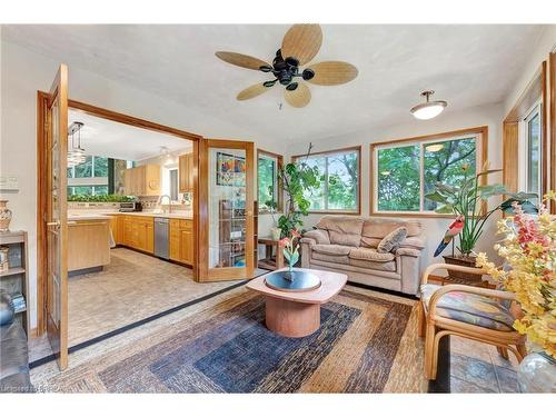 295 Brant Road, St. George, ON - Indoor Photo Showing Living Room