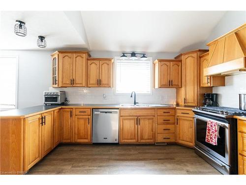 66 Leamon Street, Waterford, ON - Indoor Photo Showing Kitchen