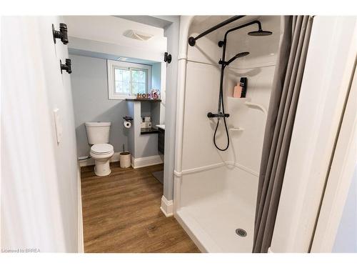 66 Leamon Street, Waterford, ON - Indoor Photo Showing Bathroom