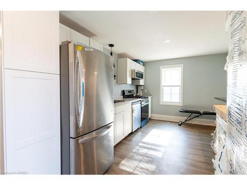 66 Leamon Street, Waterford, ON - Indoor Photo Showing Kitchen