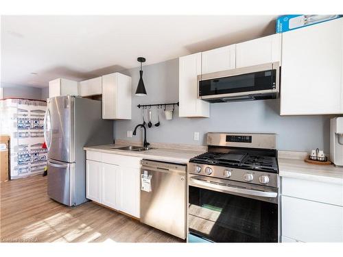 66 Leamon Street, Waterford, ON - Indoor Photo Showing Kitchen