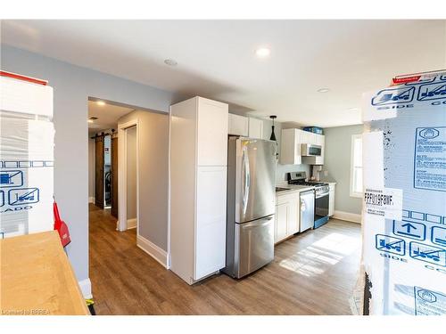 66 Leamon Street, Waterford, ON - Indoor Photo Showing Kitchen