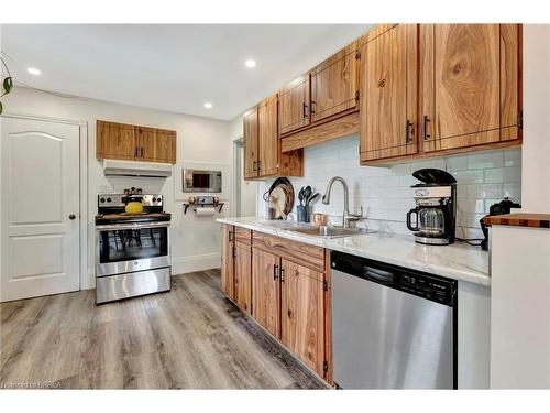 587 Mount Pleasant Road, Brantford, ON - Indoor Photo Showing Kitchen