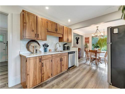 587 Mount Pleasant Road, Brantford, ON - Indoor Photo Showing Kitchen