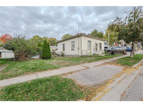 12 Ann Street, Brantford, ON - Outdoor