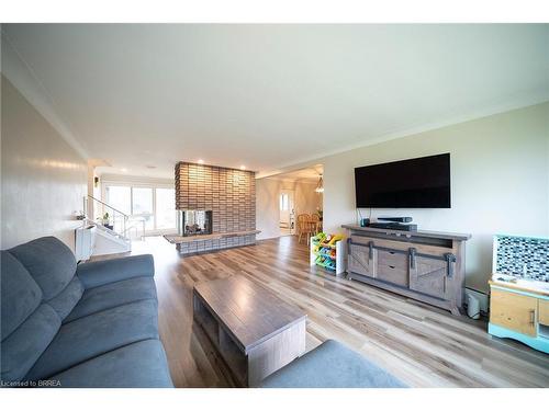 37 Allwood Street, Brantford, ON - Indoor Photo Showing Living Room