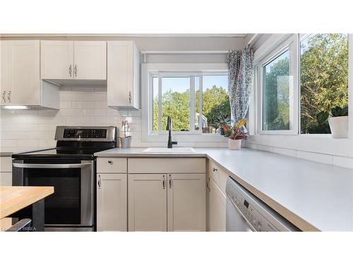 262 Oakland Road, Scotland, ON - Indoor Photo Showing Kitchen