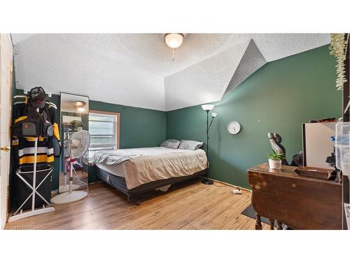 262 Oakland Road, Scotland, ON - Indoor Photo Showing Bedroom