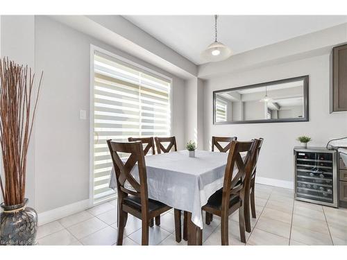 95 Munro Circle, Brantford, ON - Indoor Photo Showing Dining Room