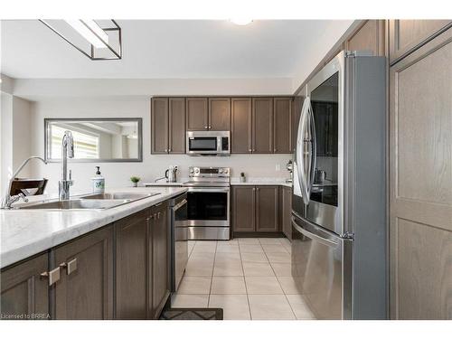 95 Munro Circle, Brantford, ON - Indoor Photo Showing Kitchen With Double Sink