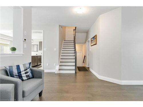 95 Munro Circle, Brantford, ON - Indoor Photo Showing Living Room