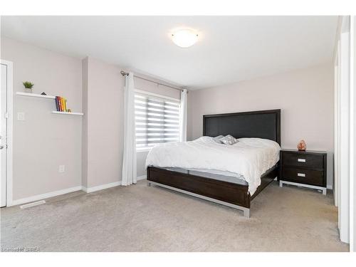 95 Munro Circle, Brantford, ON - Indoor Photo Showing Bedroom