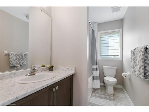 95 Munro Circle, Brantford, ON - Indoor Photo Showing Bathroom