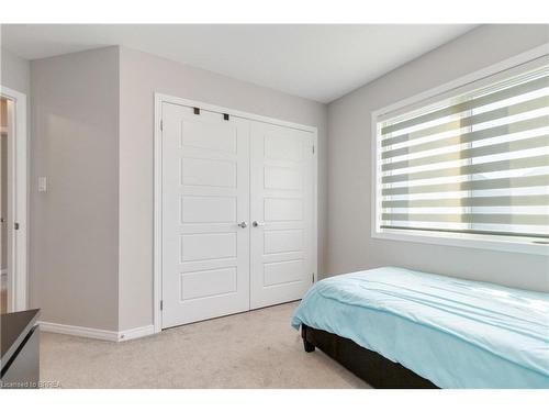 95 Munro Circle, Brantford, ON - Indoor Photo Showing Bedroom