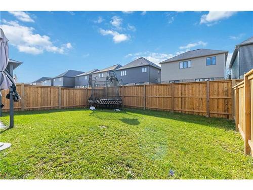 95 Munro Circle, Brantford, ON - Outdoor With Backyard