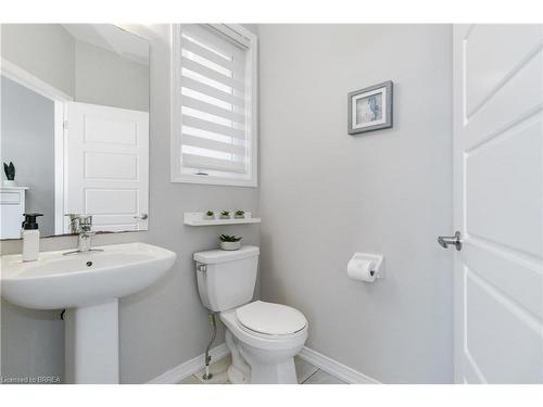 95 Munro Circle, Brantford, ON - Indoor Photo Showing Bathroom