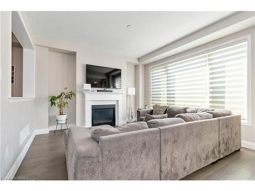 95 Munro Circle, Brantford, ON - Indoor Photo Showing Living Room With Fireplace