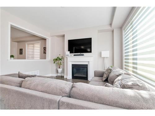 95 Munro Circle, Brantford, ON - Indoor Photo Showing Living Room With Fireplace