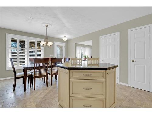 18 Shalfleet Boulevard, Brantford, ON - Indoor Photo Showing Dining Room