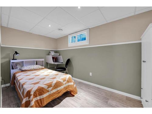 18 Shalfleet Boulevard, Brantford, ON - Indoor Photo Showing Bedroom