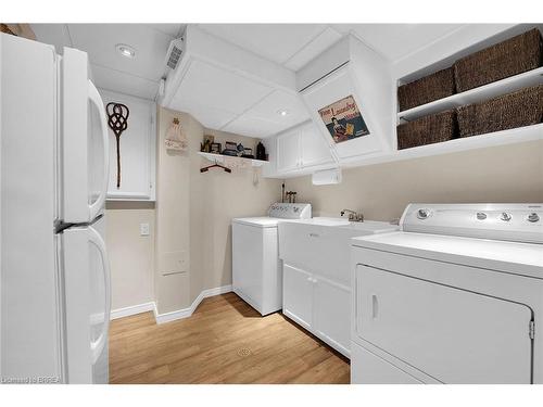 18 Shalfleet Boulevard, Brantford, ON - Indoor Photo Showing Laundry Room