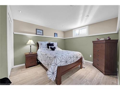 18 Shalfleet Boulevard, Brantford, ON - Indoor Photo Showing Bedroom