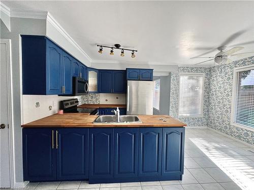 24 Blackfriar Lane, Brantford, ON - Indoor Photo Showing Kitchen With Double Sink