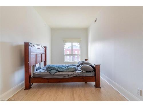 405-150 Colborne Street E, Brantford, ON - Indoor Photo Showing Bedroom