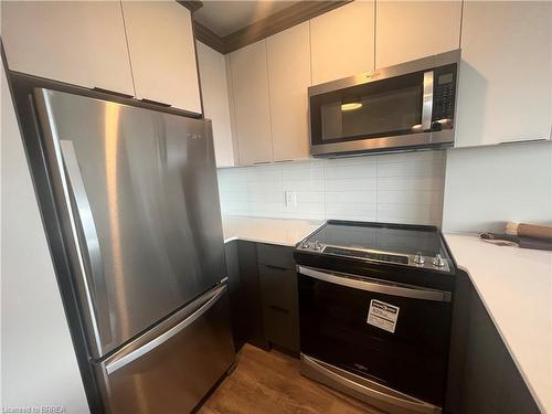 610-34 Norman Street, Brantford, ON - Indoor Photo Showing Kitchen