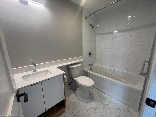 610-34 Norman Street, Brantford, ON - Indoor Photo Showing Bathroom