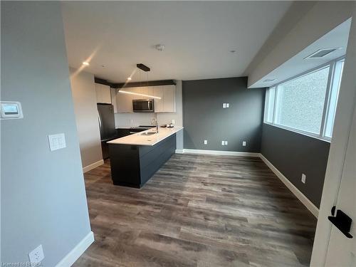 610-34 Norman Street, Brantford, ON - Indoor Photo Showing Kitchen