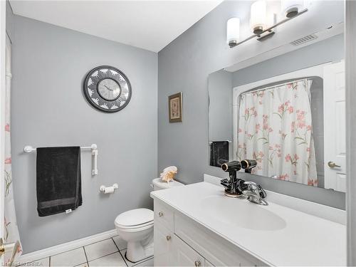 3 Johnson Crescent, Simcoe, ON - Indoor Photo Showing Bathroom