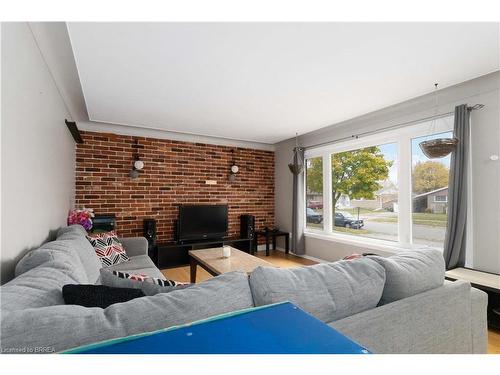 55 Somerset Road, Brantford, ON - Indoor Photo Showing Living Room With Fireplace