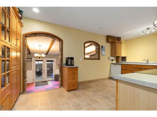 55 Somerset Road, Brantford, ON - Indoor Photo Showing Kitchen