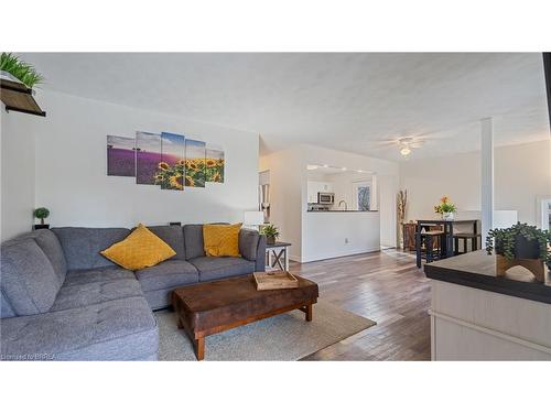 40 Silver Lake Drive, Port Dover, ON - Indoor Photo Showing Living Room